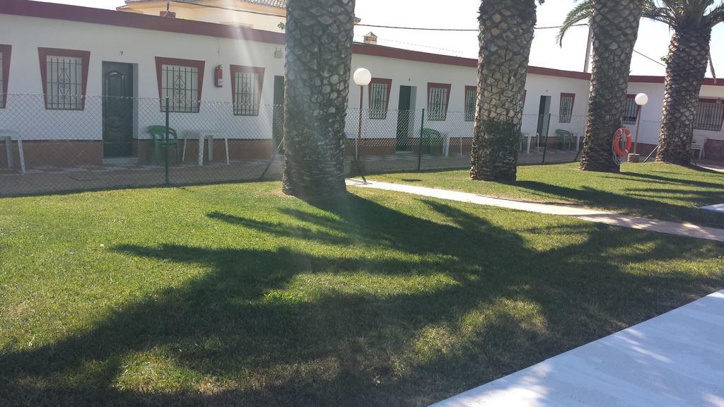 Hostal Las Parcelas Conil De La Frontera Exterior foto